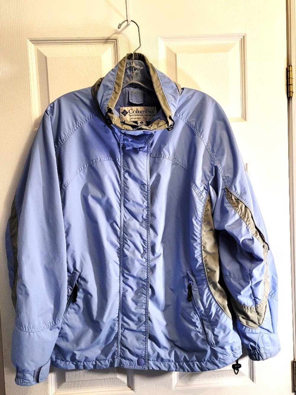 Columbia Bugaboo ! Jacket in Periwinkle/Baby Blue with Grey Trim EUC!